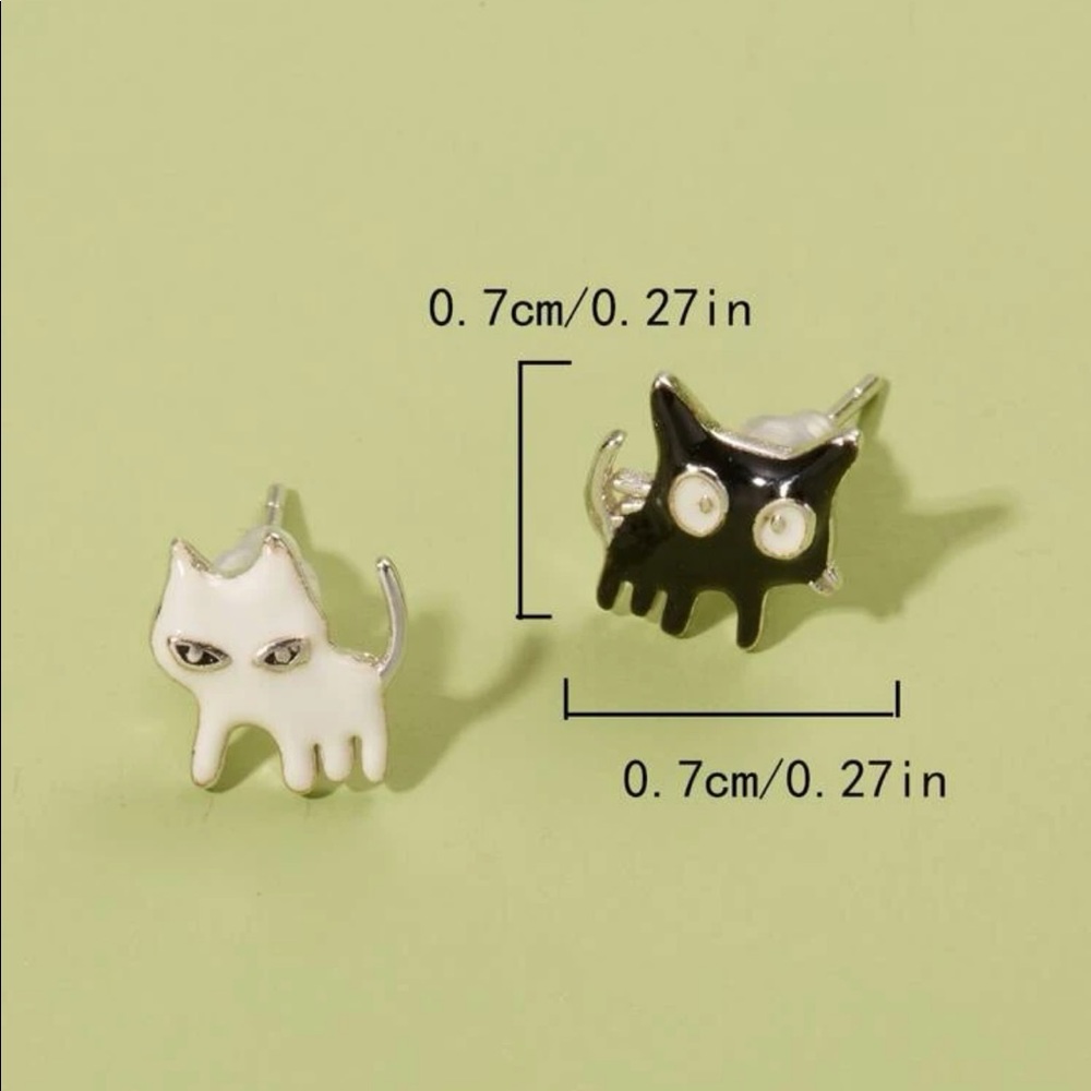 ✨Cartoon Cat Earrings (Boutique) - Picture 3 of 7